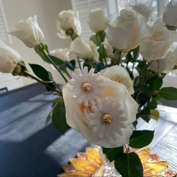 Lele Sadoughi mother pearl Daisy Button Ea…
